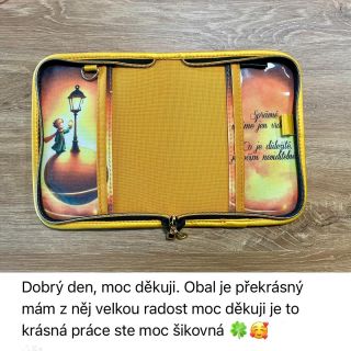 “Správně vidíme jen srdcem…” Tento obal na dětské průkazky s designem malého na přáním se šil skoro sám. A protože mi...